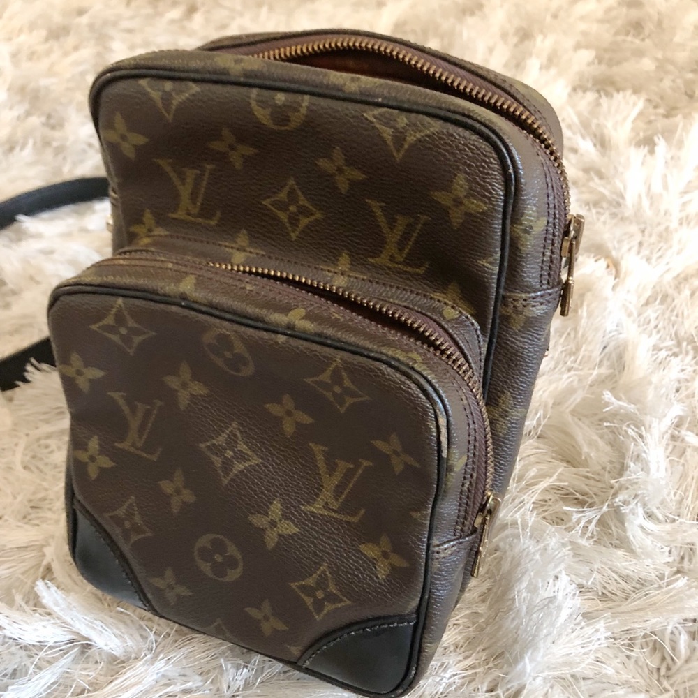 Authentic Louis Vuitton Messenger Bag- Women’s